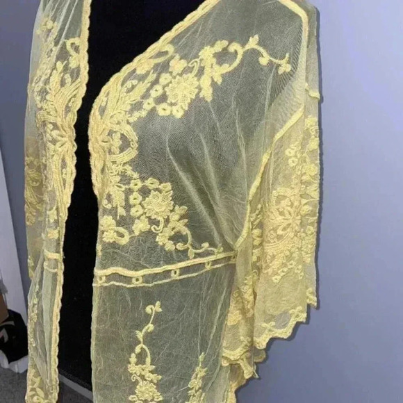 Anthropolgie -  Do Everything In Love Shawl - Picture 3 of 5